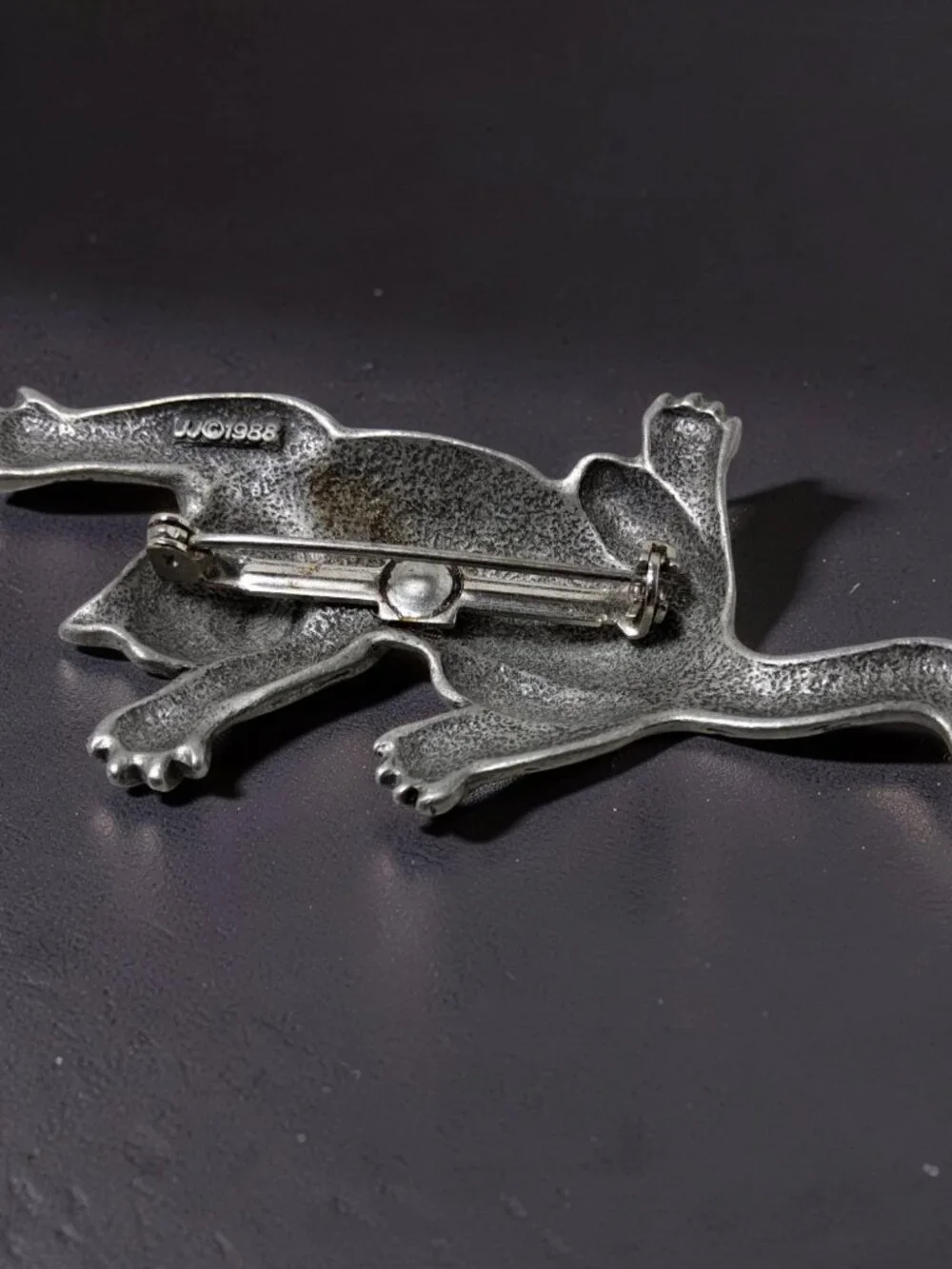 Vintage Signed JJ Jonette Pewter Climbing Cat Brooch/Pin
